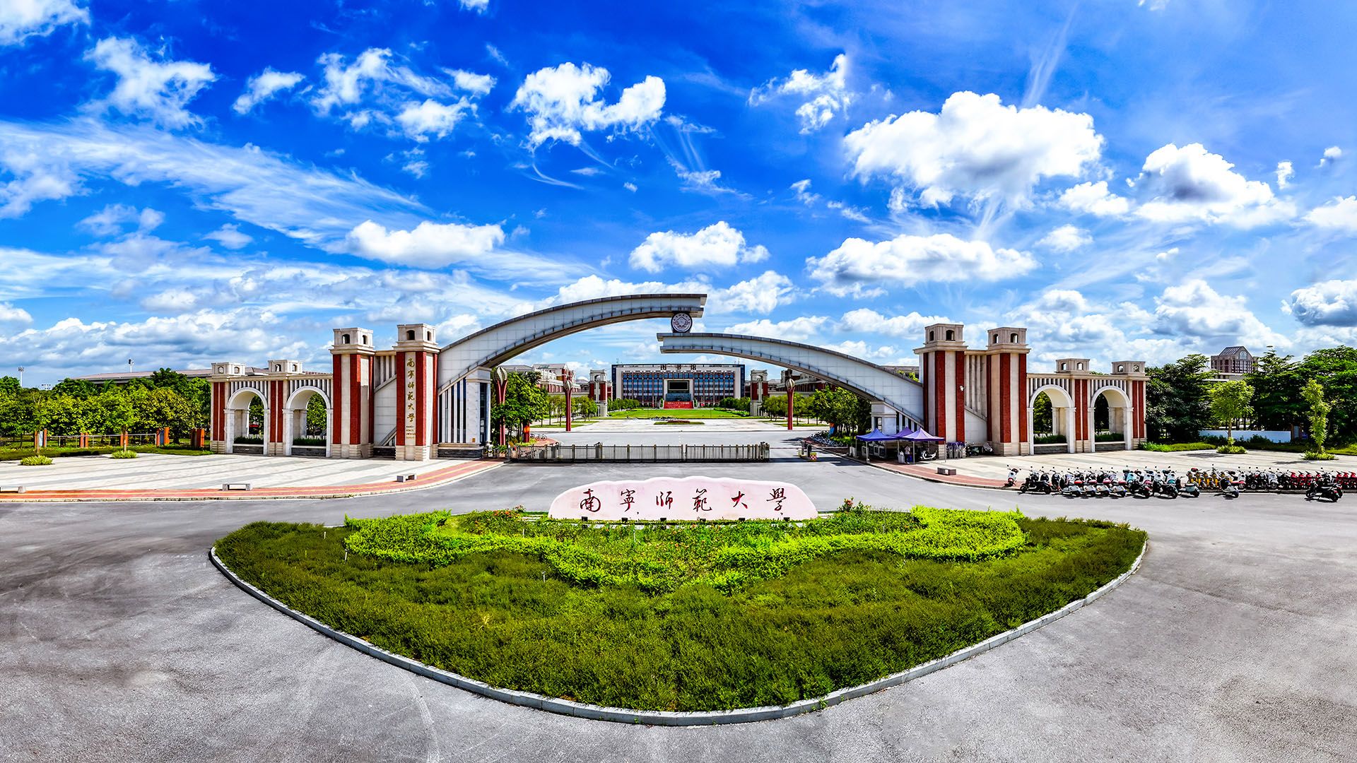 武鸣校区南门